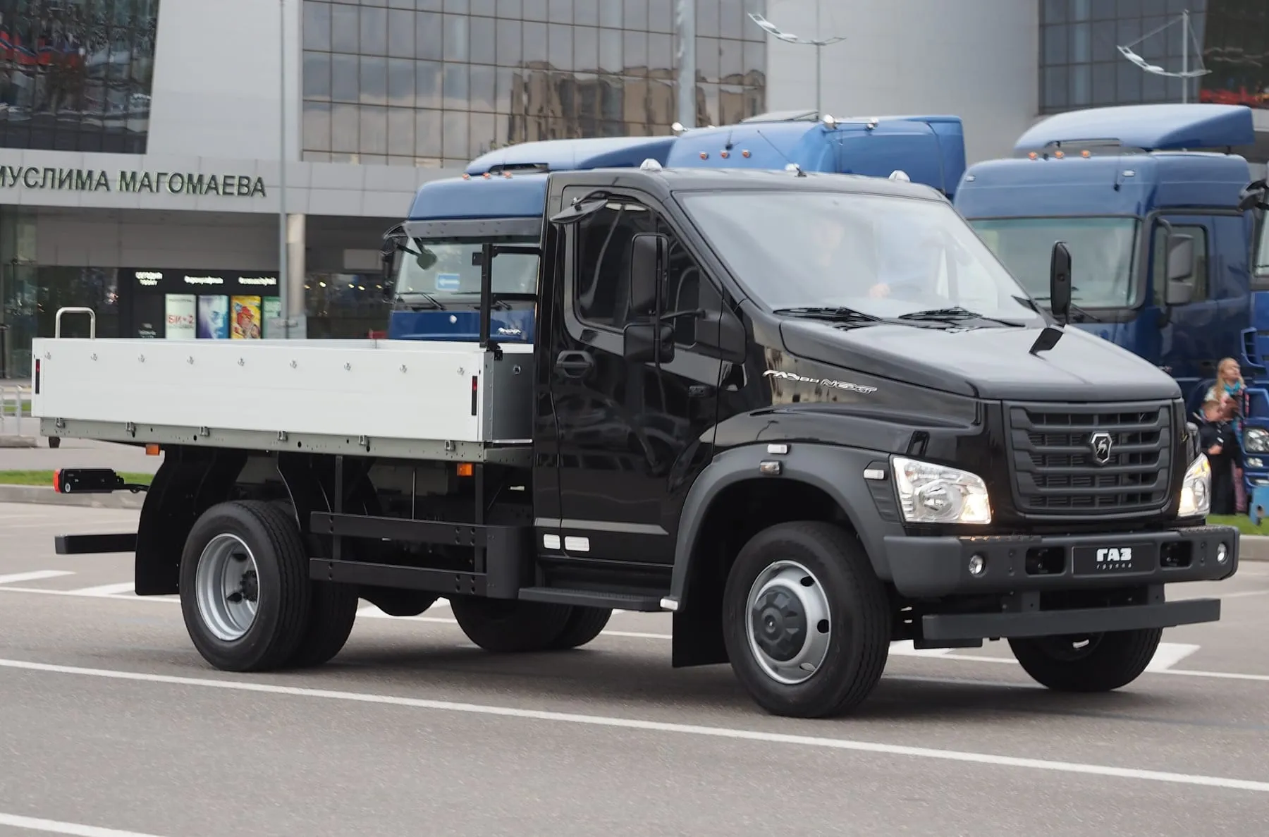 ГАЗон Next с бортовой платформой на выставке Comtrans-2015