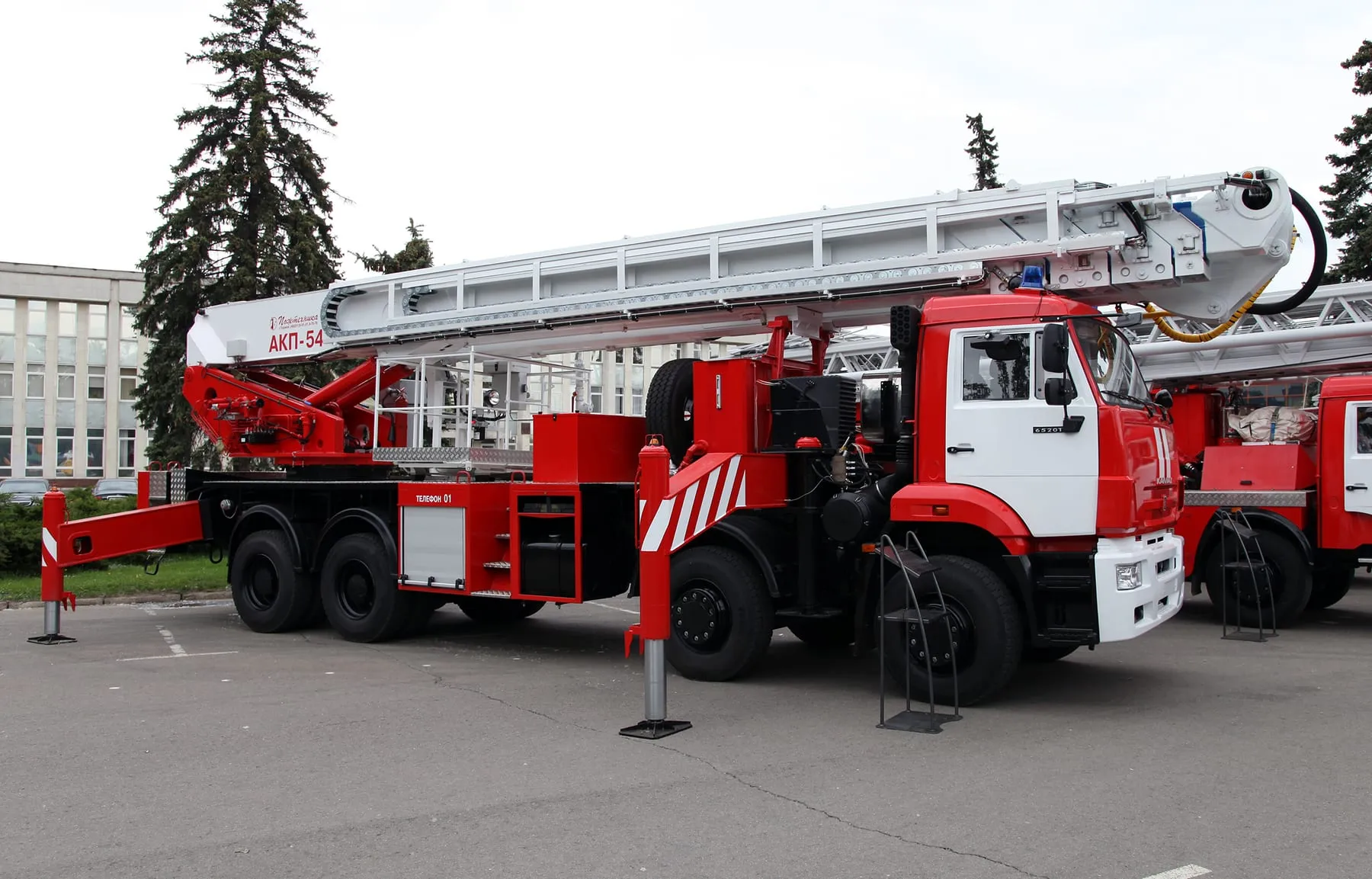 Пожарный автоподъёмник АКП-54 на шасси КамАЗ-6520