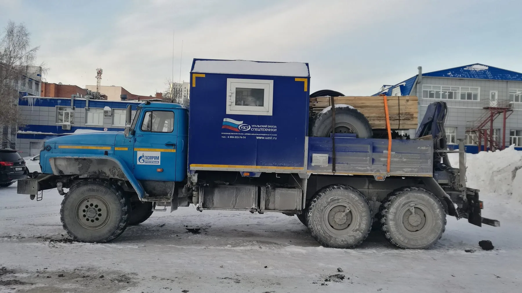 Урал-4320 с кузовом-будкой и бортовой платформой, Тюмень