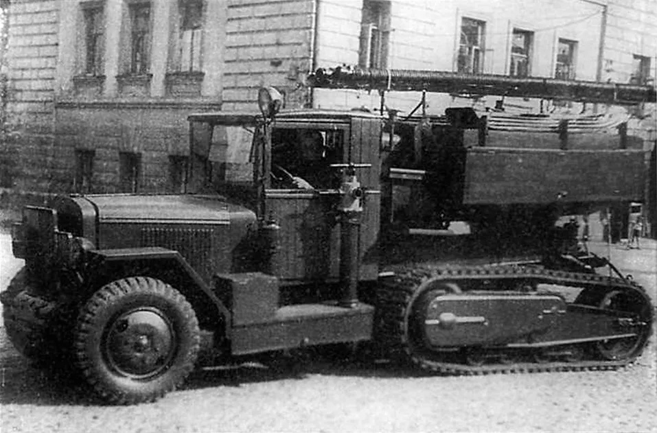 Пожарный автомобиль на шасси ЗИС-42